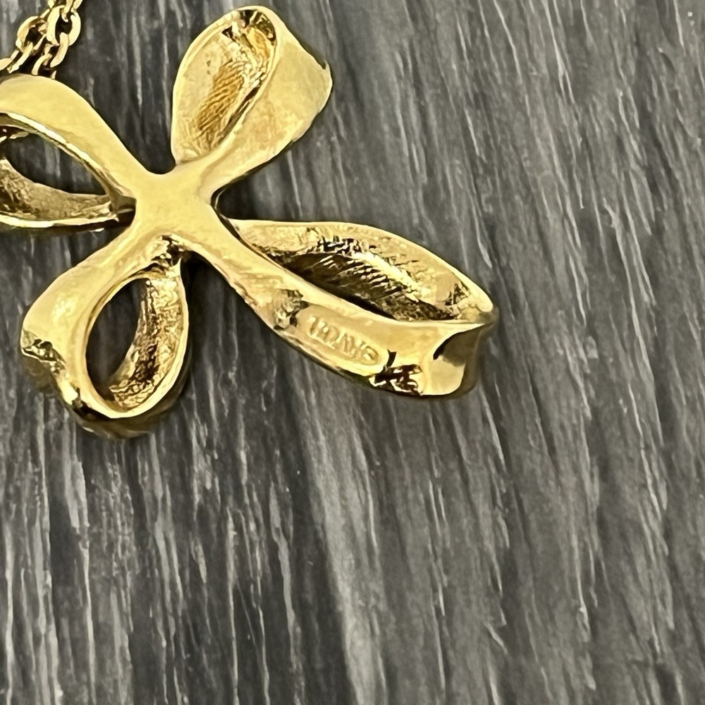 Vintage 1996 Avon Garnet Cross Pendant Necklace Gold Tone - Picture 4 of 6